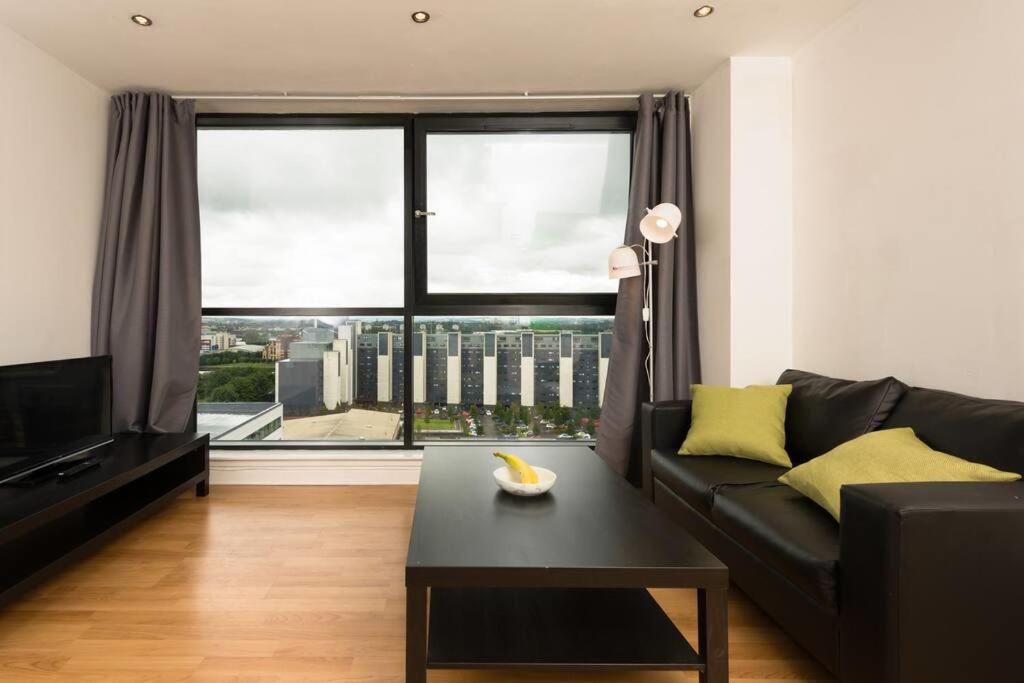 Trendy 10Th Floor Studio Apartment Glasgow Exterior photo
